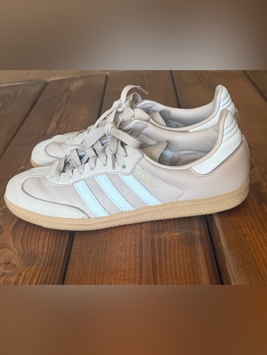 adidas Shoes - Adidas Samba OG Tan Cream Gum Sole Sneakers Women’s 8.5 men’s 7.5
